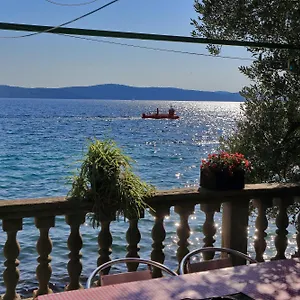 https://apartmani-valerija-i-joso.hotelinzadar.com